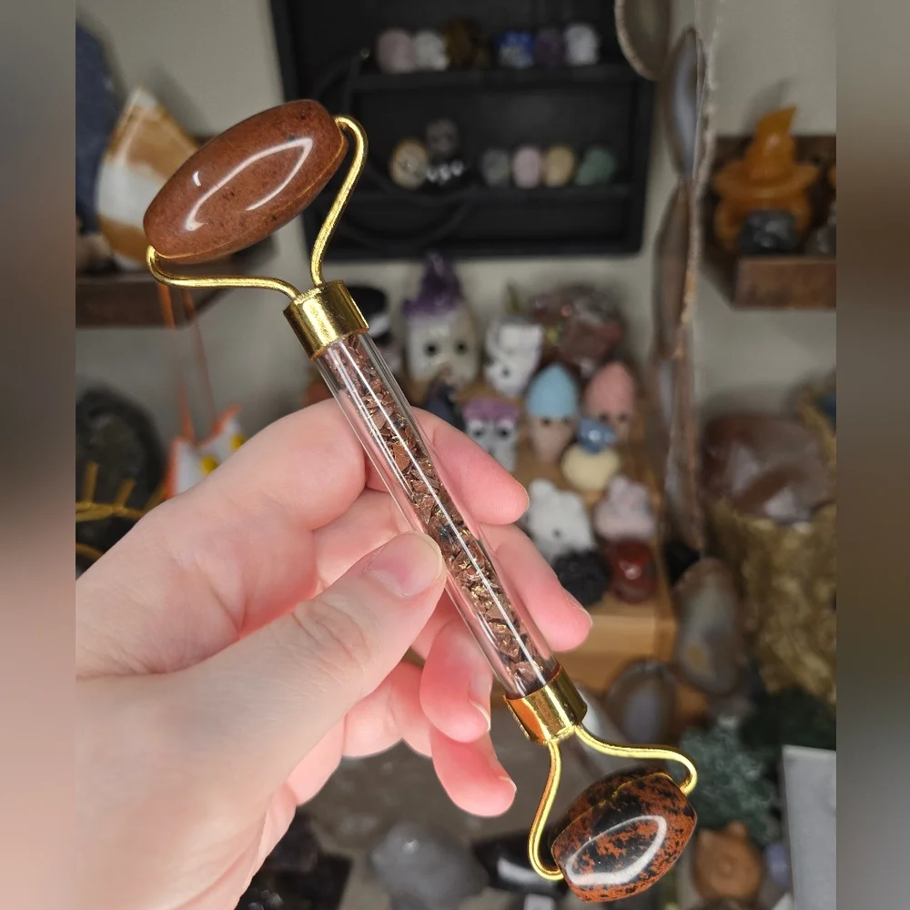 Mahogany Obsidian Crystal Face Roller (Comes With Box) - Picture 3 of 4